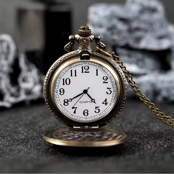 Gold Fish Quartz Pocket Watch - Picture 4 of 8